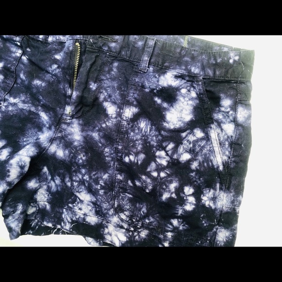 Tie Die Shorts from Gap - Picture 4 of 5